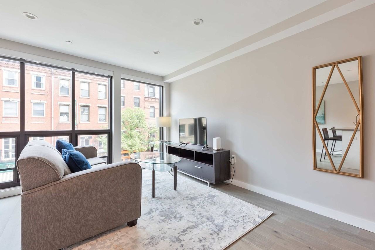 244 Hanover St #1241276P - Photo 6 of 15