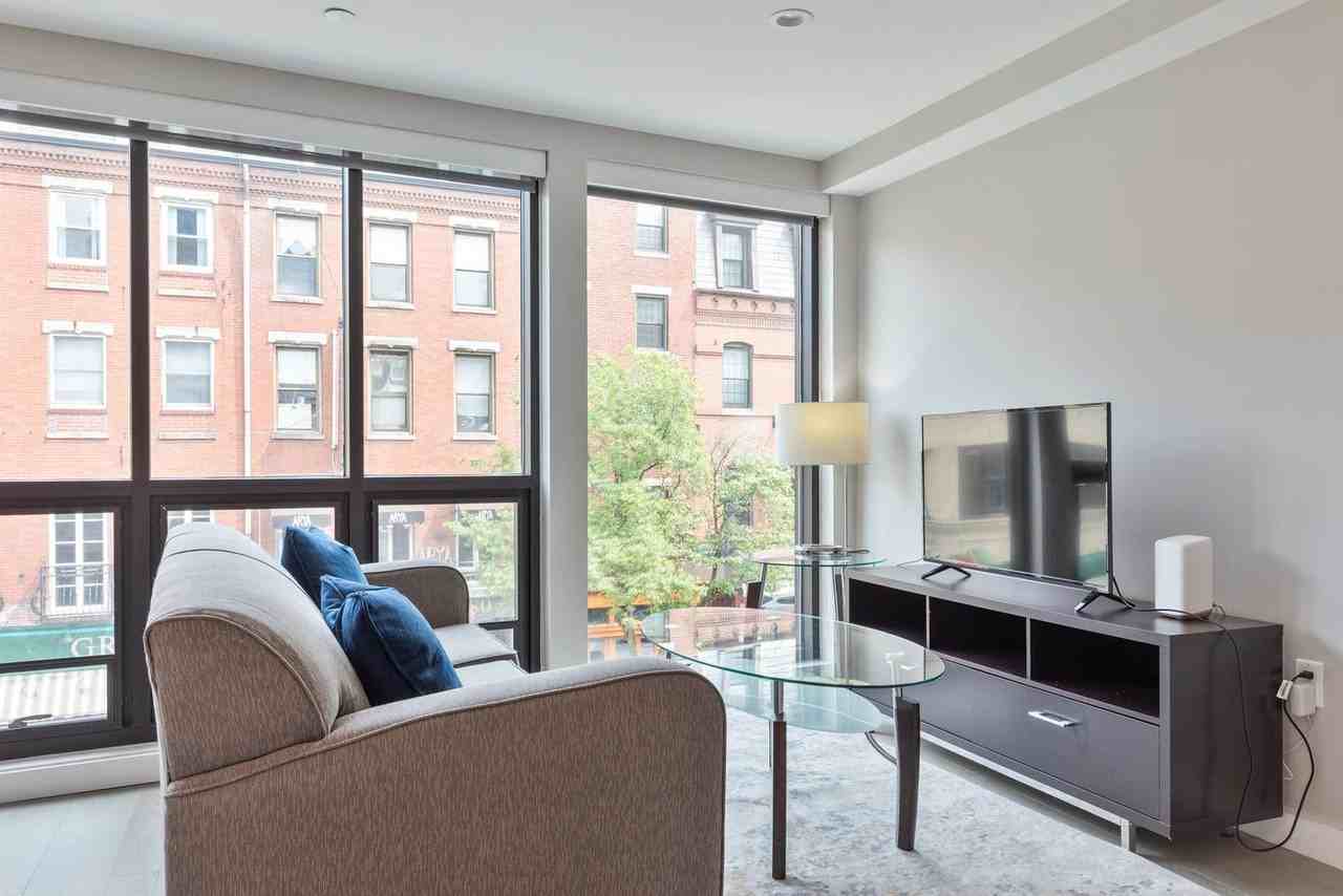 244 Hanover St #1241276P - Photo 7 of 15