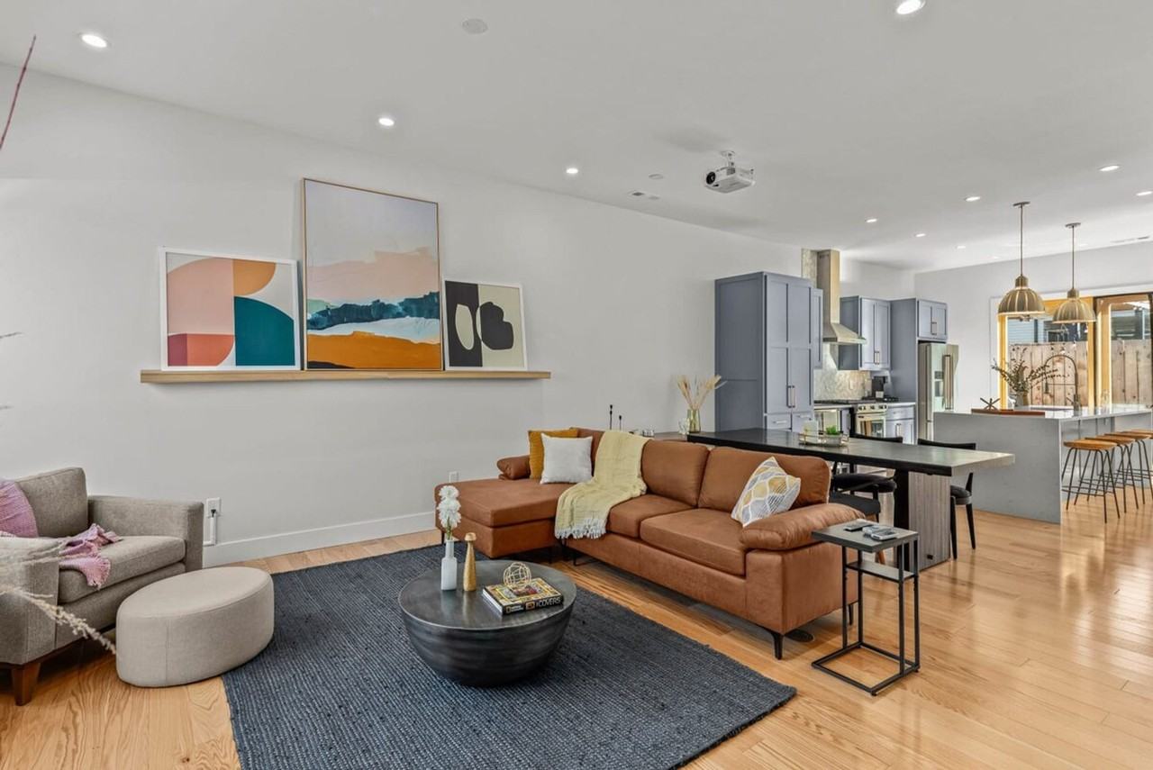 707 Se A St #1241300P - Photo 2 of 32