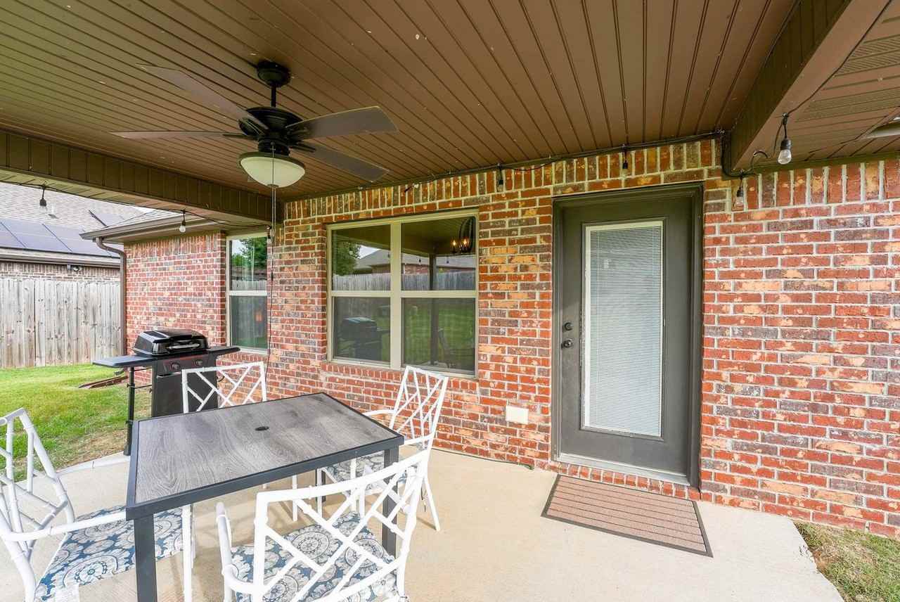 967 Glass St #1241330P - Photo 5 of 49