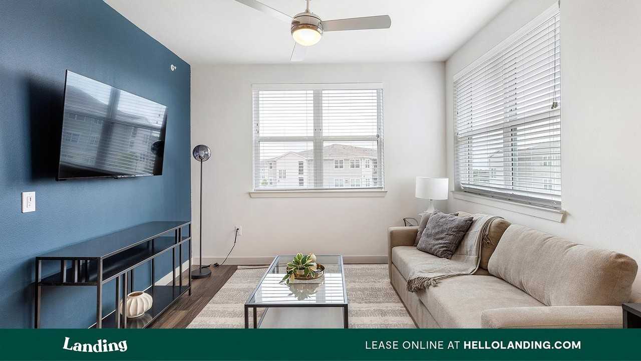 255 Williamsburg Pkwy - Photo 2 of 50