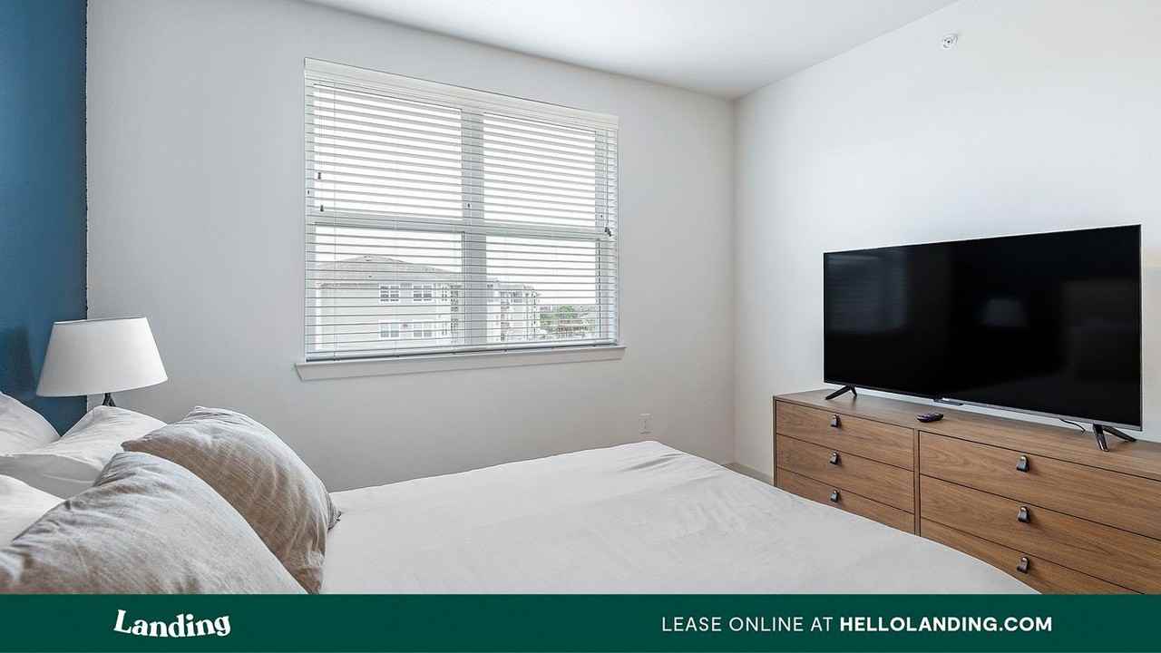 255 Williamsburg Pkwy - Photo 3 of 50