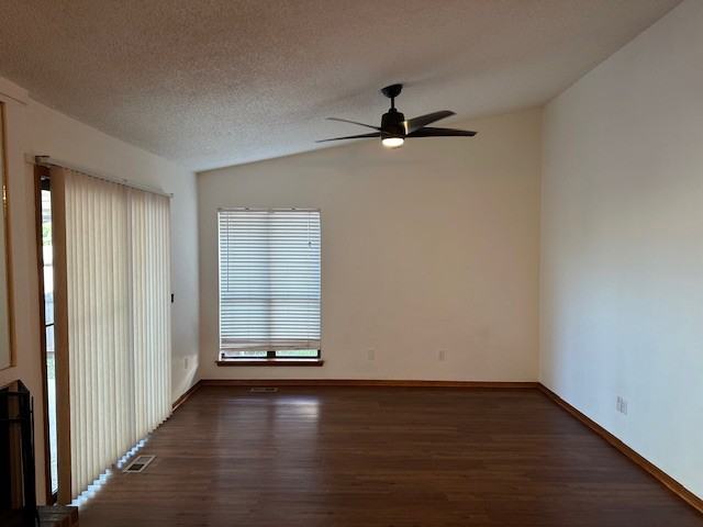 13909 Fairhill Avenue - Photo 2 of 18