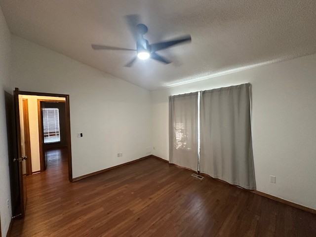 13909 Fairhill Avenue - Photo 7 of 18