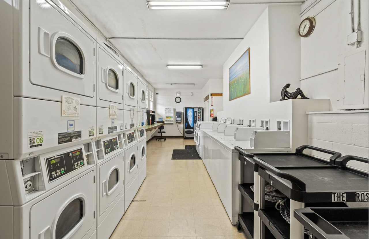 445 Kaiolu St #1 - Photo 3 of 10