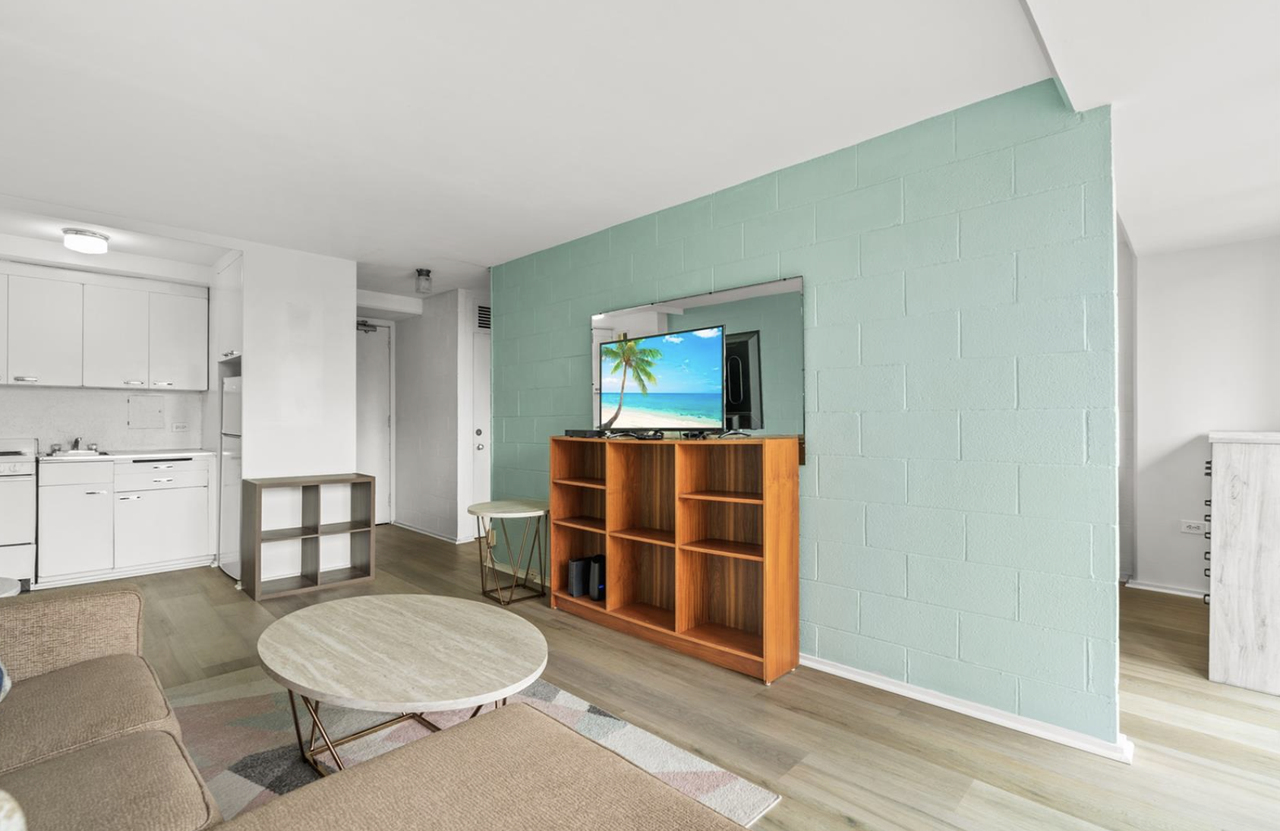 445 Kaiolu St #1 - Photo 4 of 10