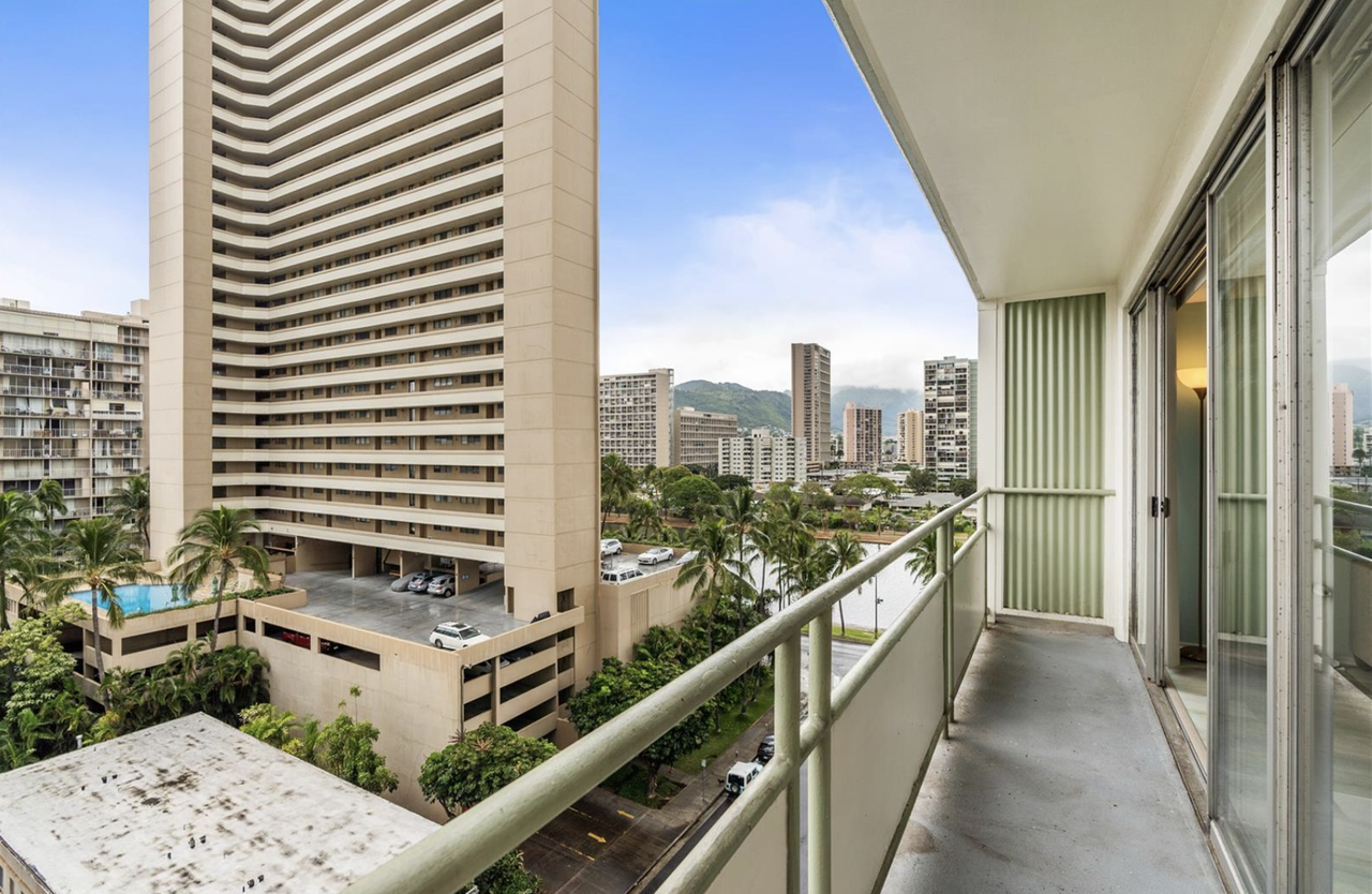 445 Kaiolu St #1 - Photo 6 of 10