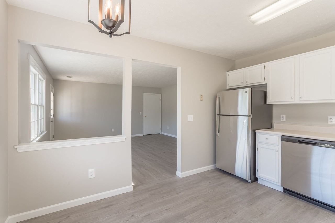 Patriot Corner Apartments I - Photo 6 of 14