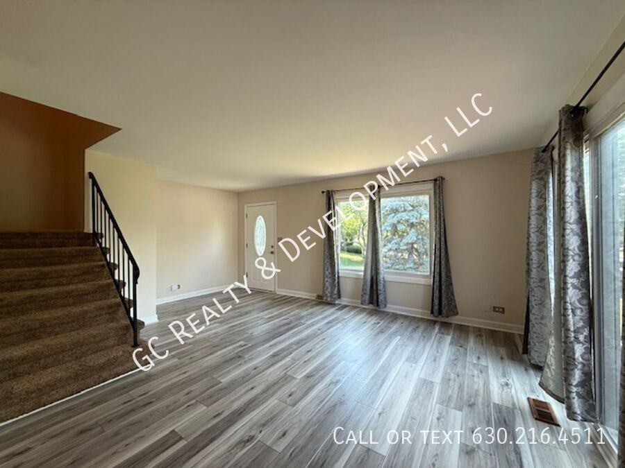 280 Paddock Cir - Photo 2 of 24