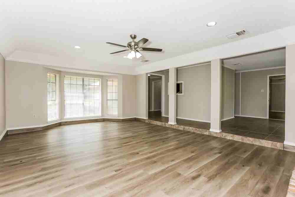 4824 Applewood Rd - Photo 3 of 16