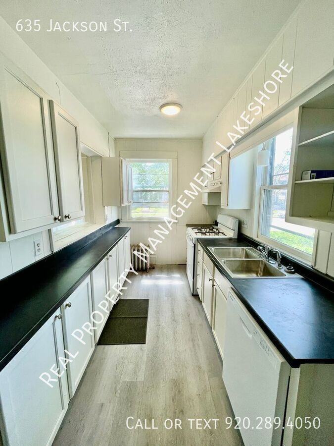 635 Jackson St - Photo 2 of 21