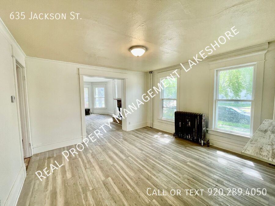 635 Jackson St - Photo 3 of 21