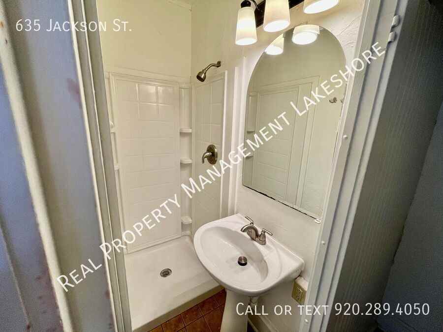 635 Jackson St - Photo 7 of 21