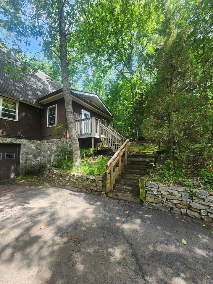 231 Fern Way - Photo 2 of 13