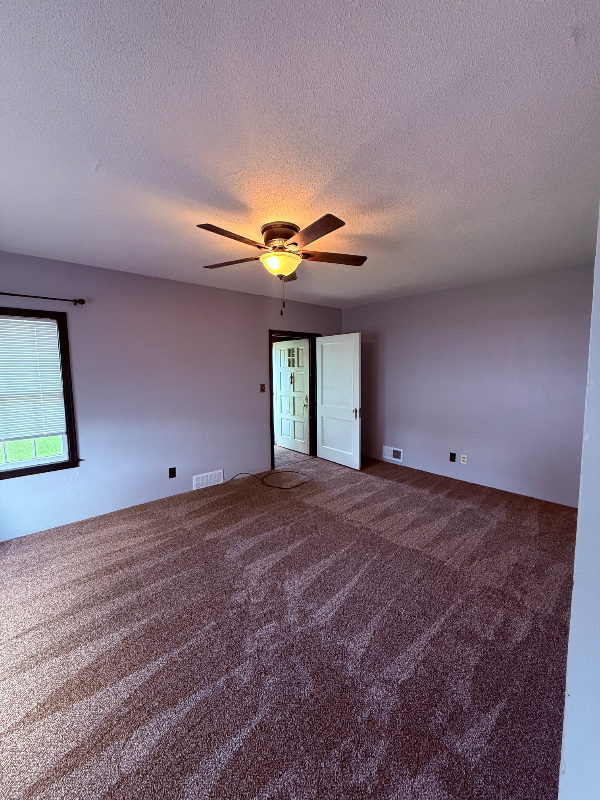 916 S 16th St - Photo 3 of 14