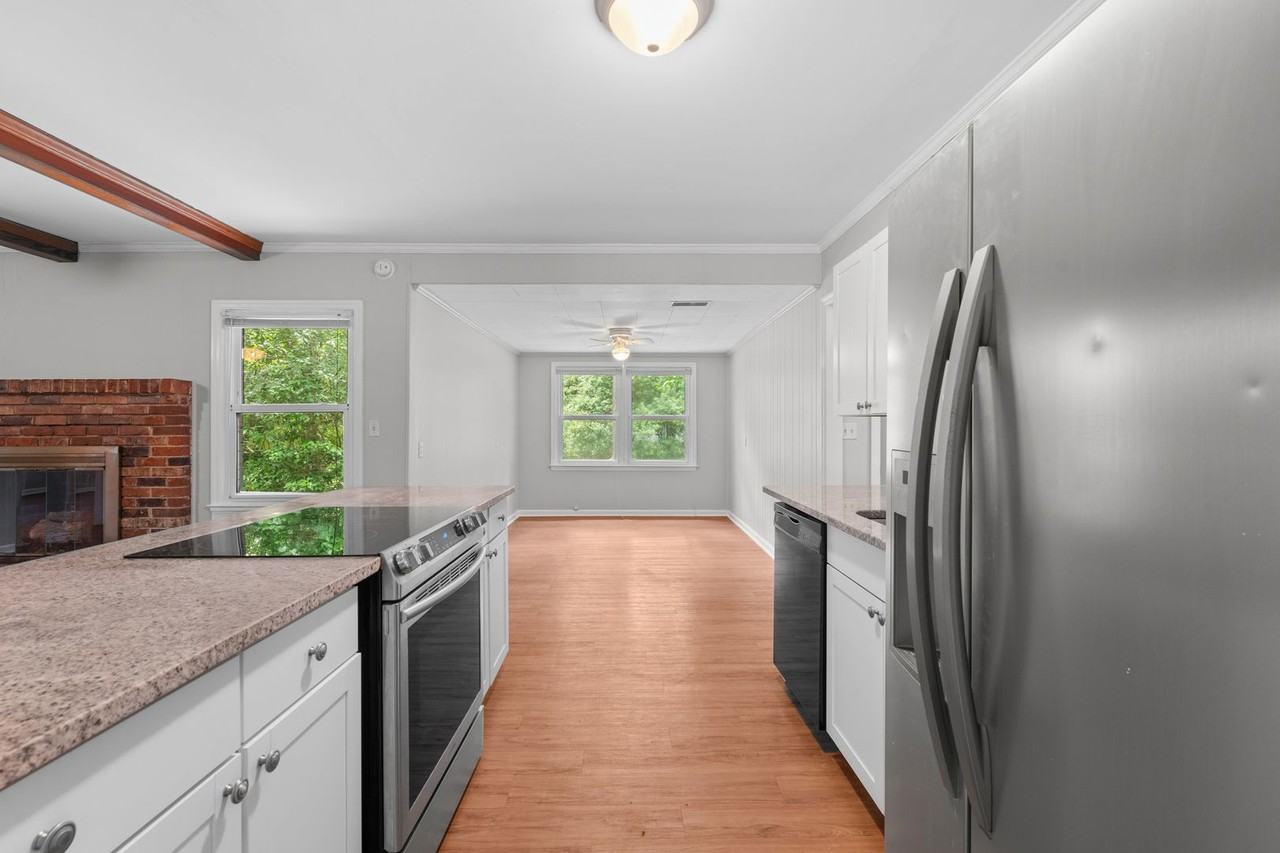 114 S Edgewood Dr - Photo 4 of 26