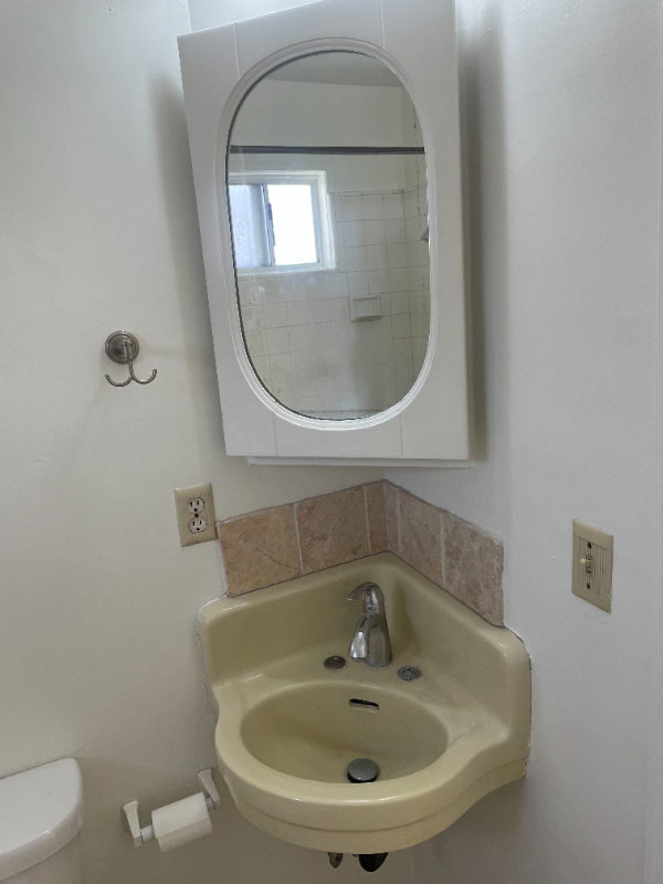 1521 Marine Avenue #B - Photo 3 of 15