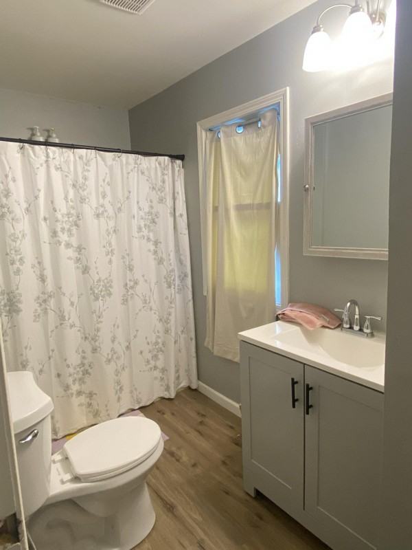 583 Clinton St - Photo 5 of 8