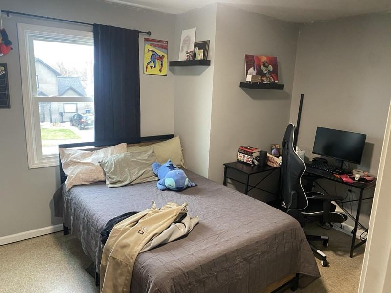 583 Clinton St - Photo 6 of 8