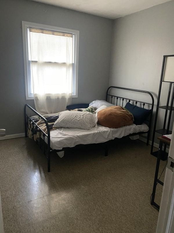 583 Clinton St - Photo 7 of 8