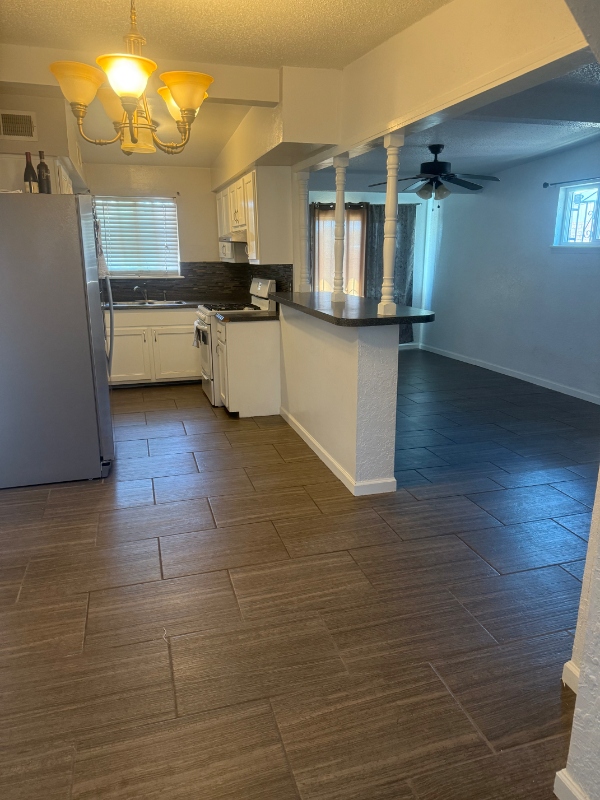 10449 Mackinaw St - Photo 2 of 11