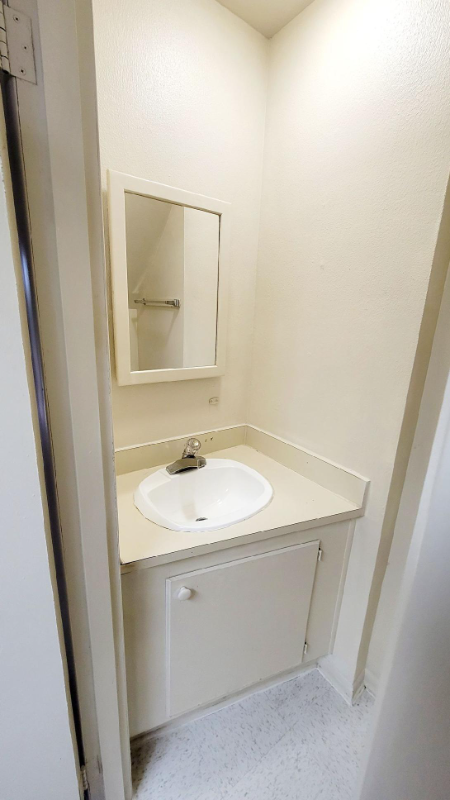 3949 Keswick Ct - Photo 3 of 19