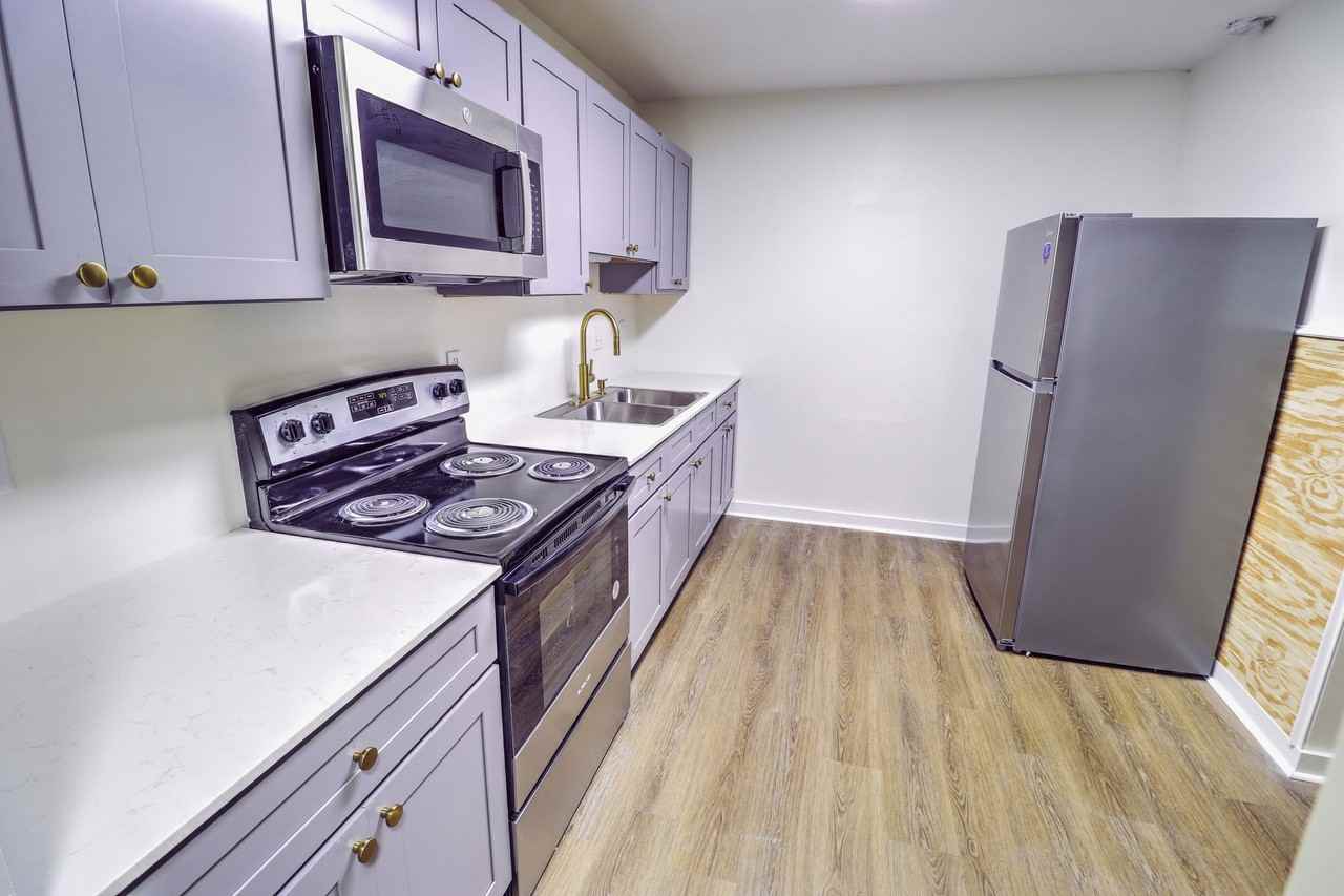 Seymour West - Photo 6 of 18