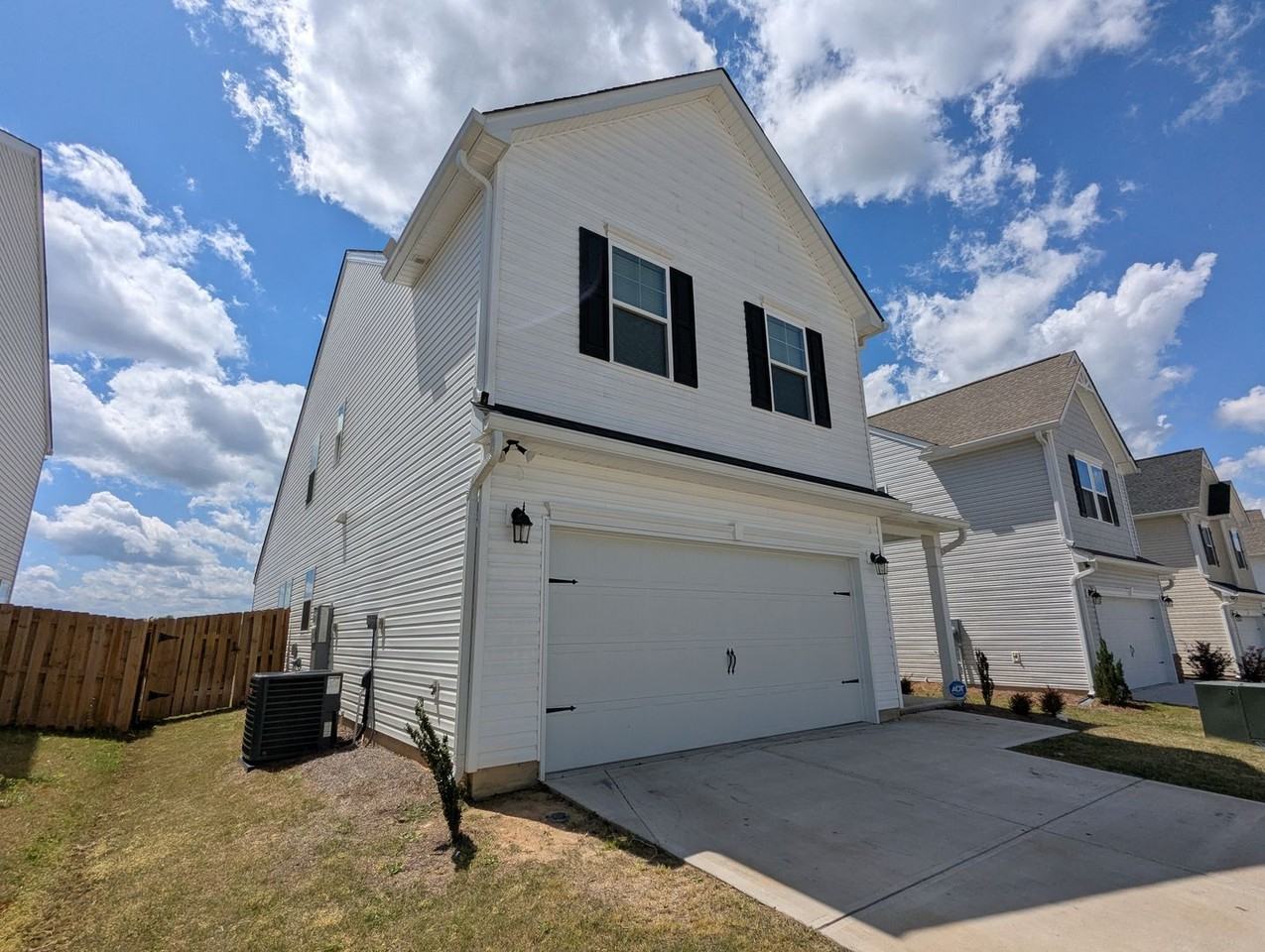293 Mansell Park - Photo 2 of 33