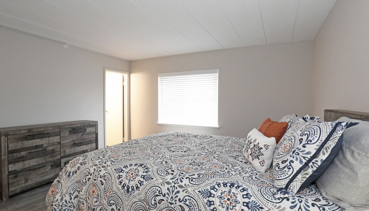 Walnut Crossings - Photo 4 of 41