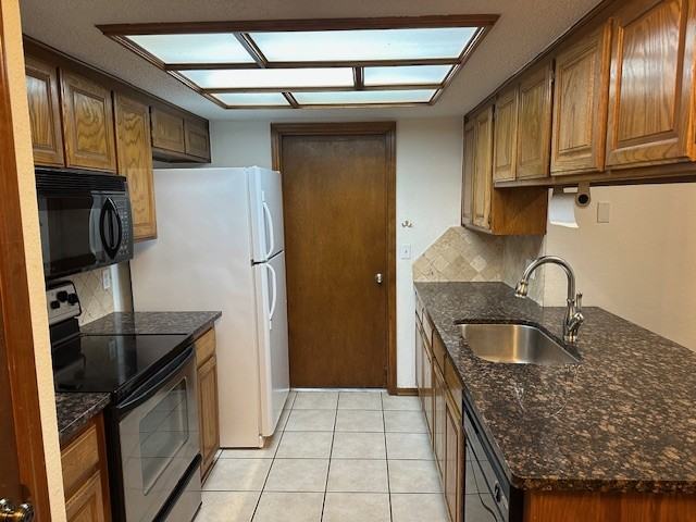 13909 Fairhill Ave #13909 - Photo 4 of 18