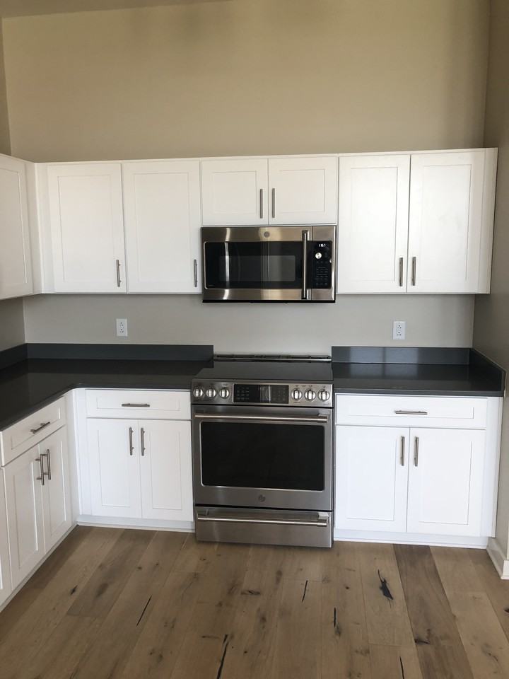 3002 Hardy St #205 - Photo 4 of 12