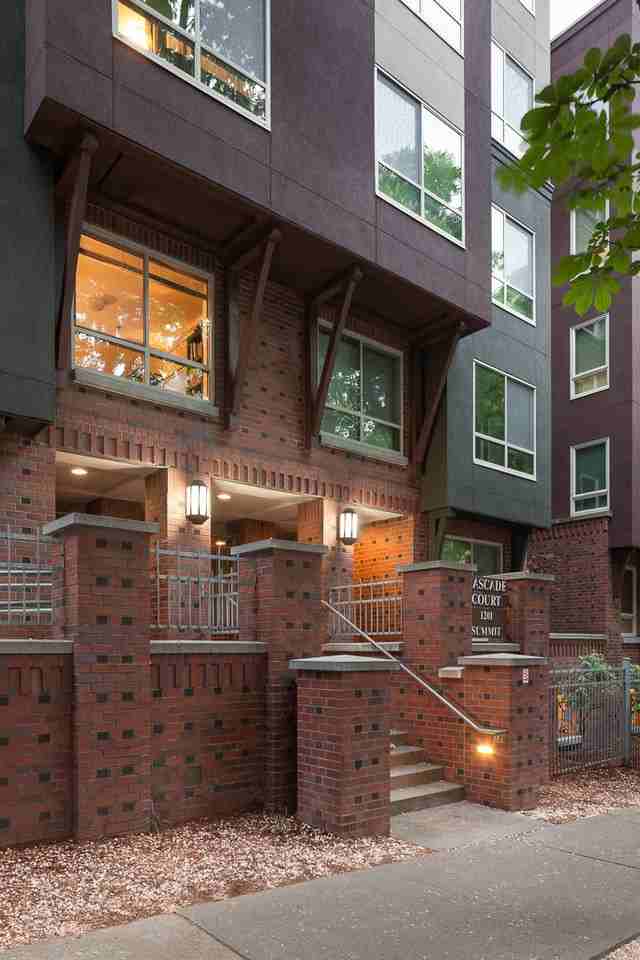 Cascade Court Apartments - Photo 4 of 18