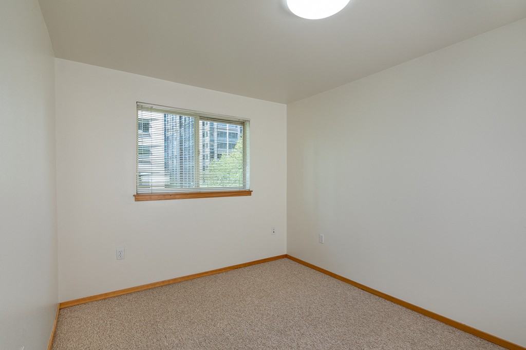 Stewart Court Apartments - Photo 5 of 11