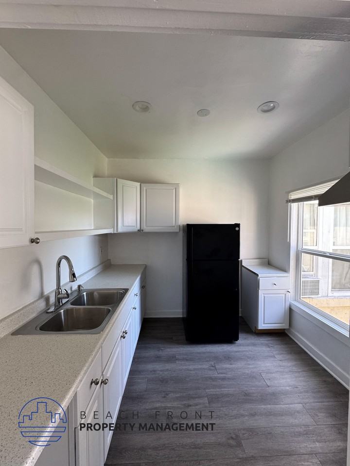 100 N Kenmore Ave. - Photo 2 of 8