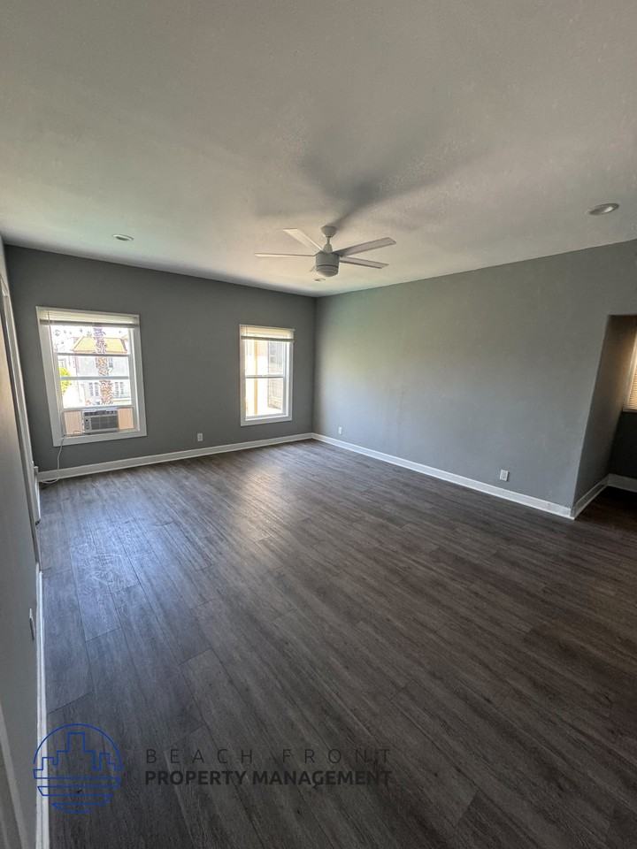 100 N Kenmore Ave. - Photo 4 of 8