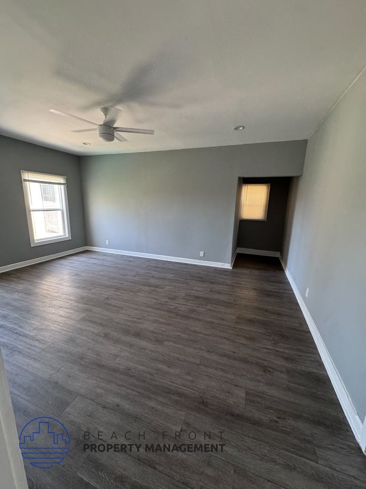 100 N Kenmore Ave. - Photo 6 of 8