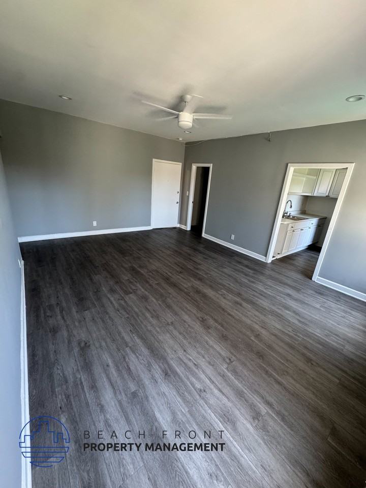 100 N Kenmore Ave. - Photo 7 of 8