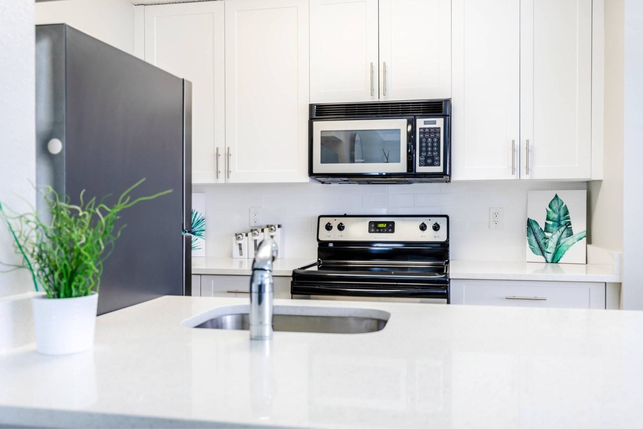 Palm Court at Wellington Apartments - Photo 2 of 22