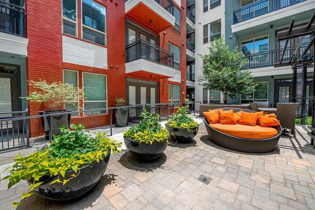 L2 Uptown - Photo 4 of 43