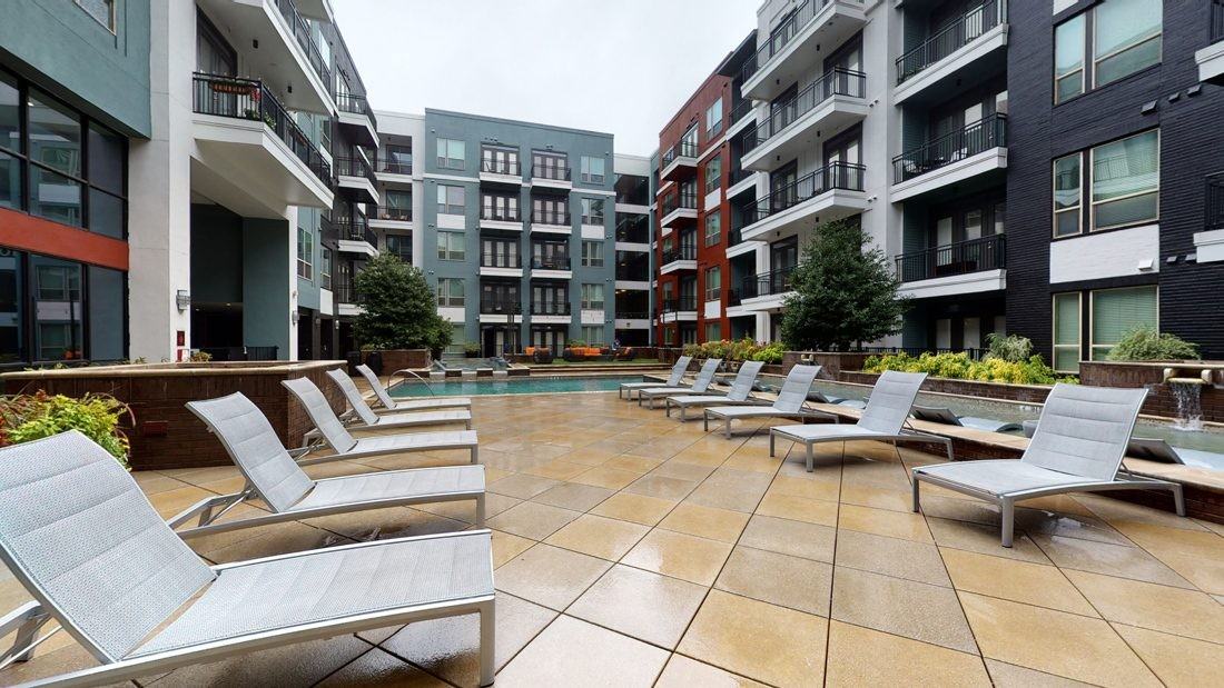 L2 Uptown - Photo 5 of 43