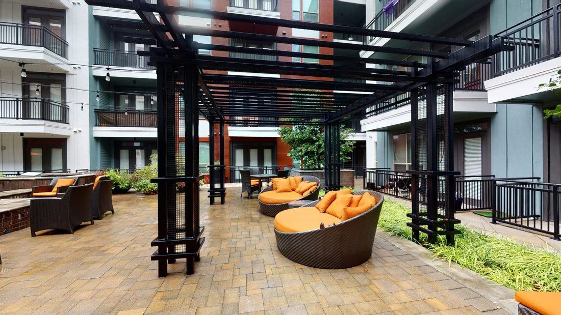 L2 Uptown - Photo 6 of 43