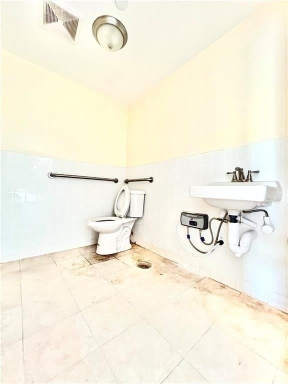 867 53rd St #4 - Photo 3 of 5