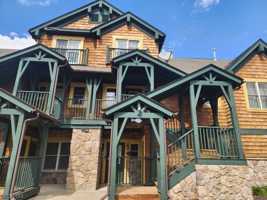 featured image of 1 Pine Cres #23