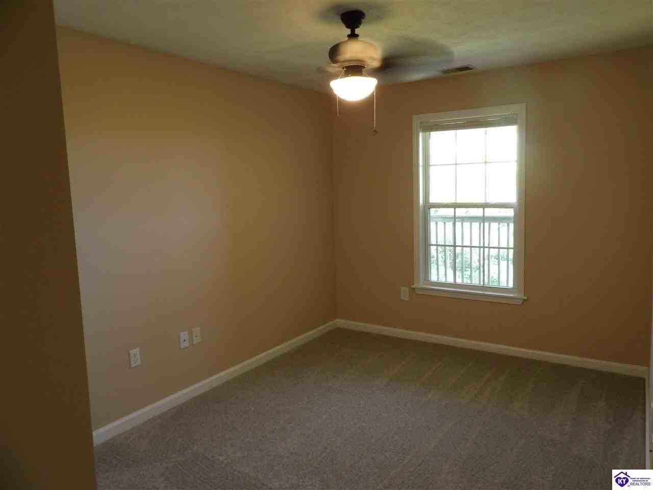 108 Hurstfield Dr Apt C - Photo 5 of 9