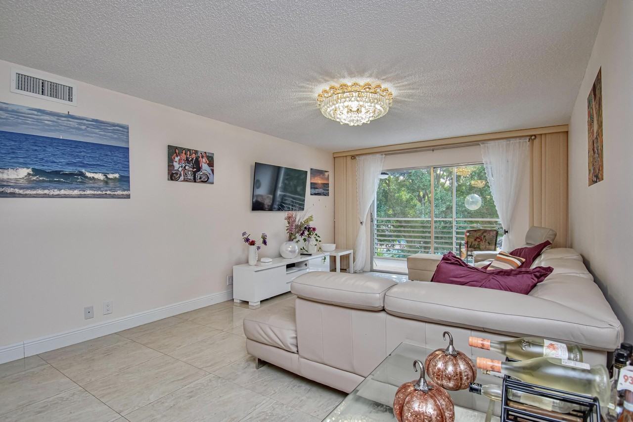 2301 Lucaya Ln #M3 - Photo 4 of 17