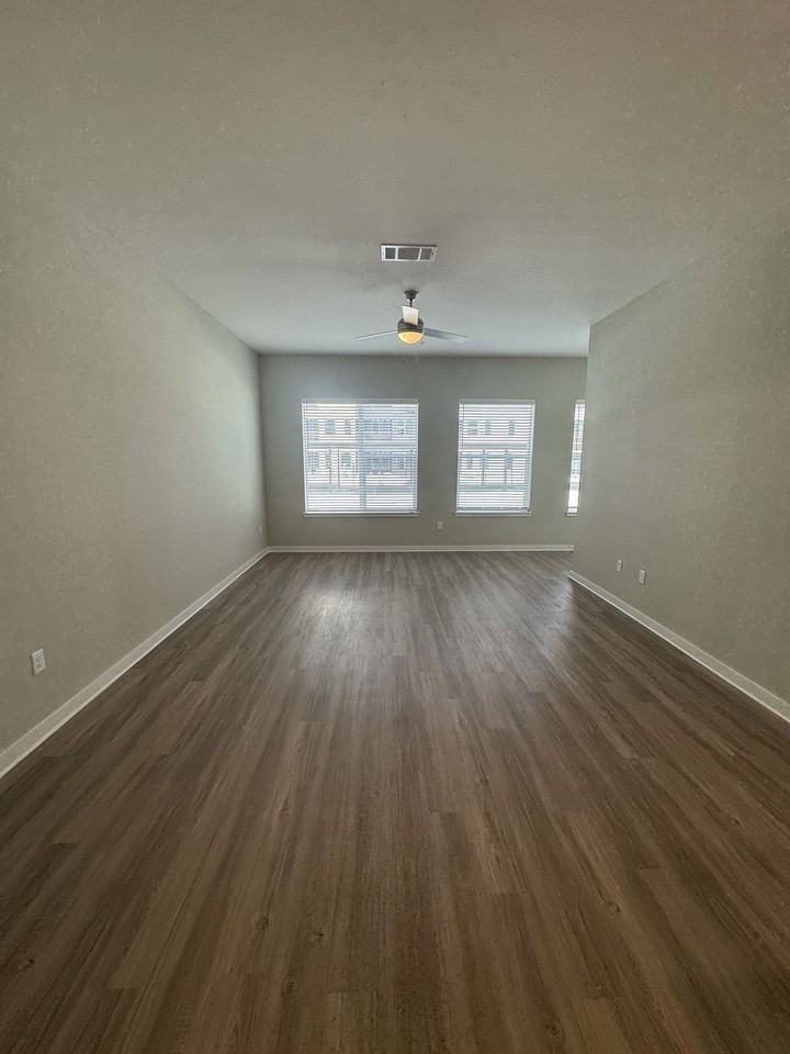 1000 Persimmon Dr #4101 - Photo 4 of 8