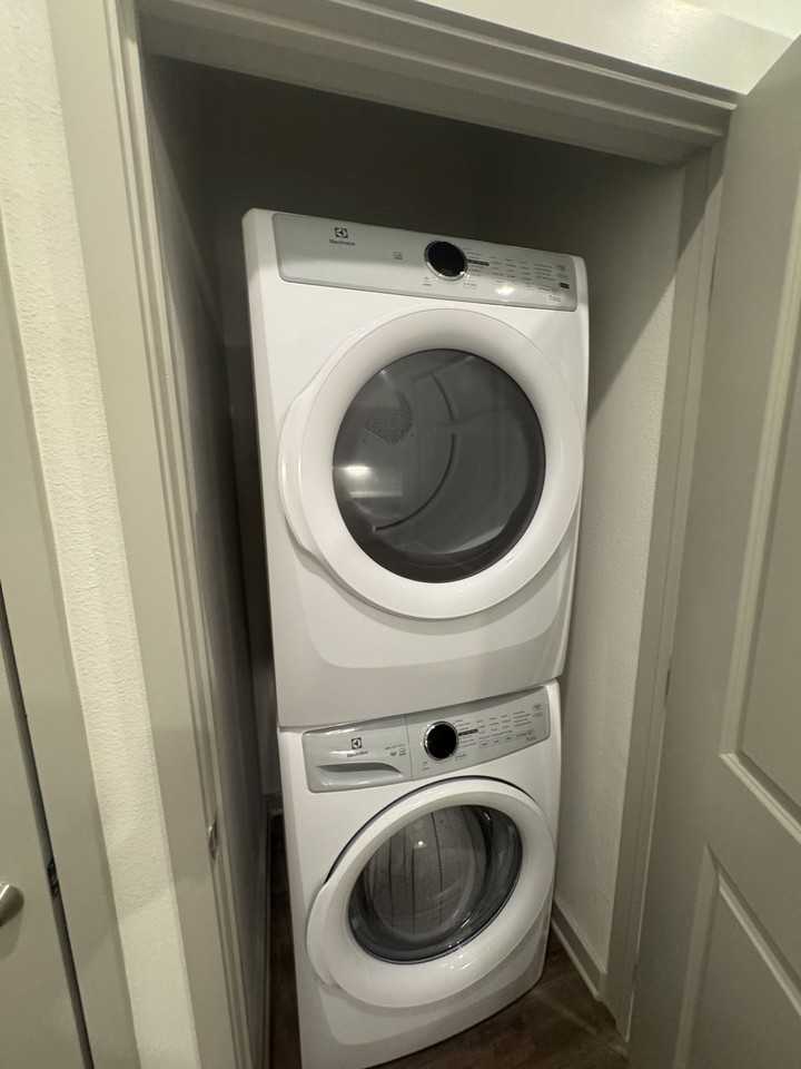 2255 W White St #1101 - Photo 4 of 8