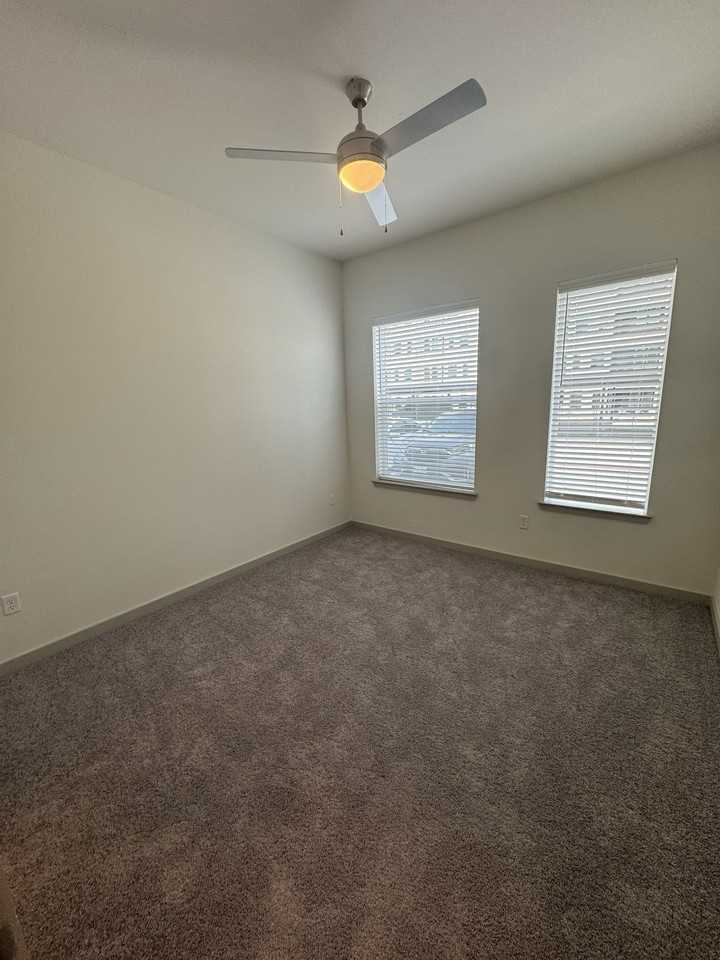2255 W White St #1101 - Photo 5 of 8