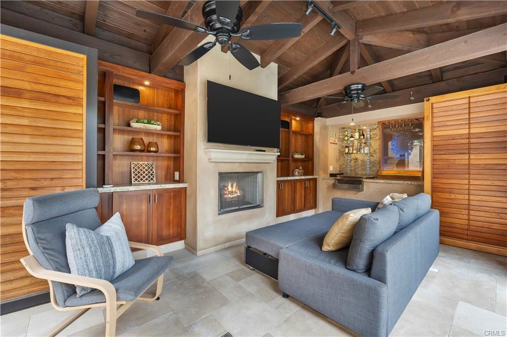 114 N Ardmore Ave - Photo 3 of 8