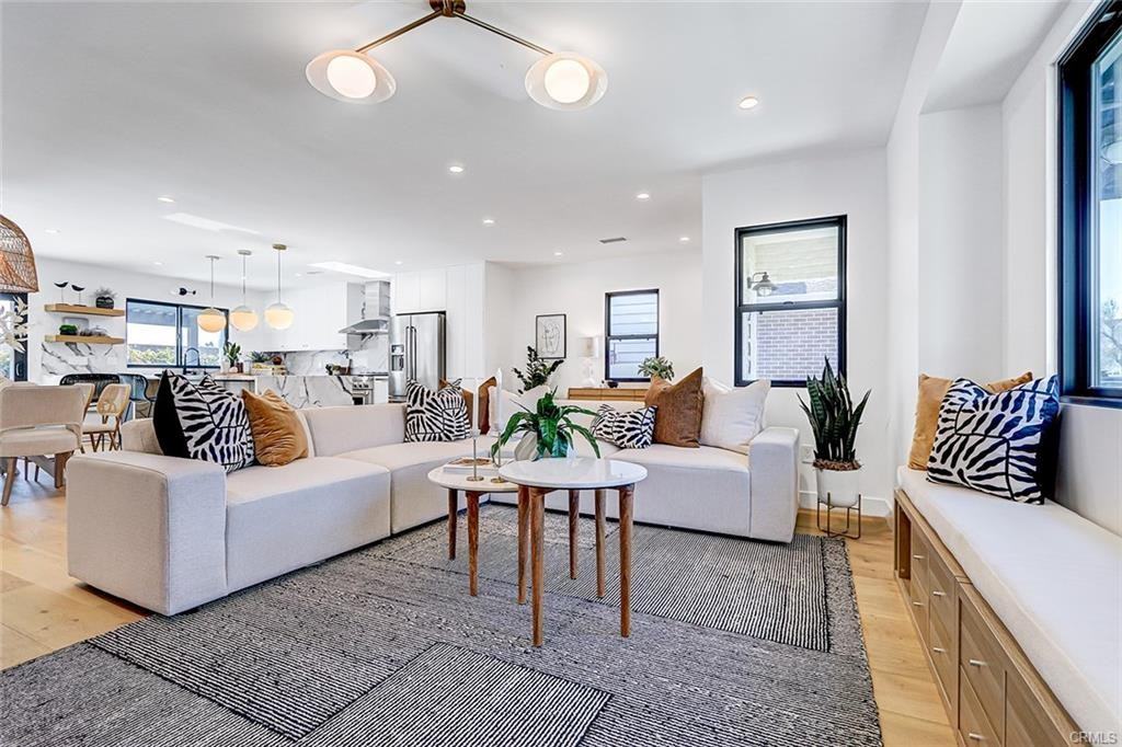 2100 Wendy Way - Photo 2 of 8